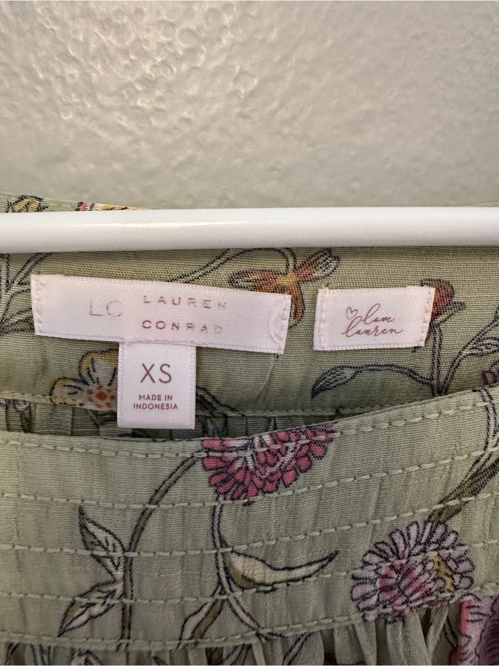 LC Sage Green Floral Peasant Blouse - Picture 2 of 4